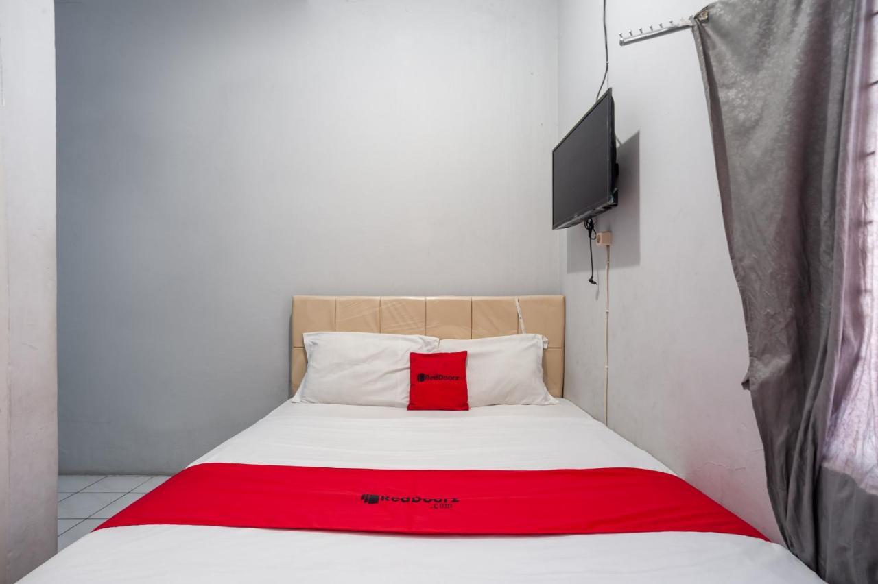 Reddoorz Near Margonda Raya Hotel Depok Exterior photo